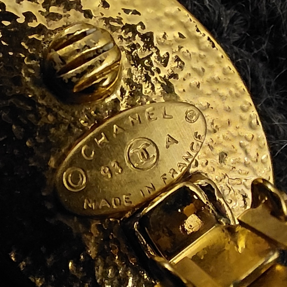 Chanel Early 1990s vintage gripoix collection clip on earrings - Picture 2 of 3